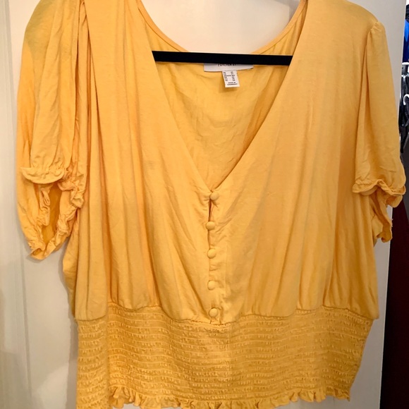 Yellow Top - Picture 2 of 4